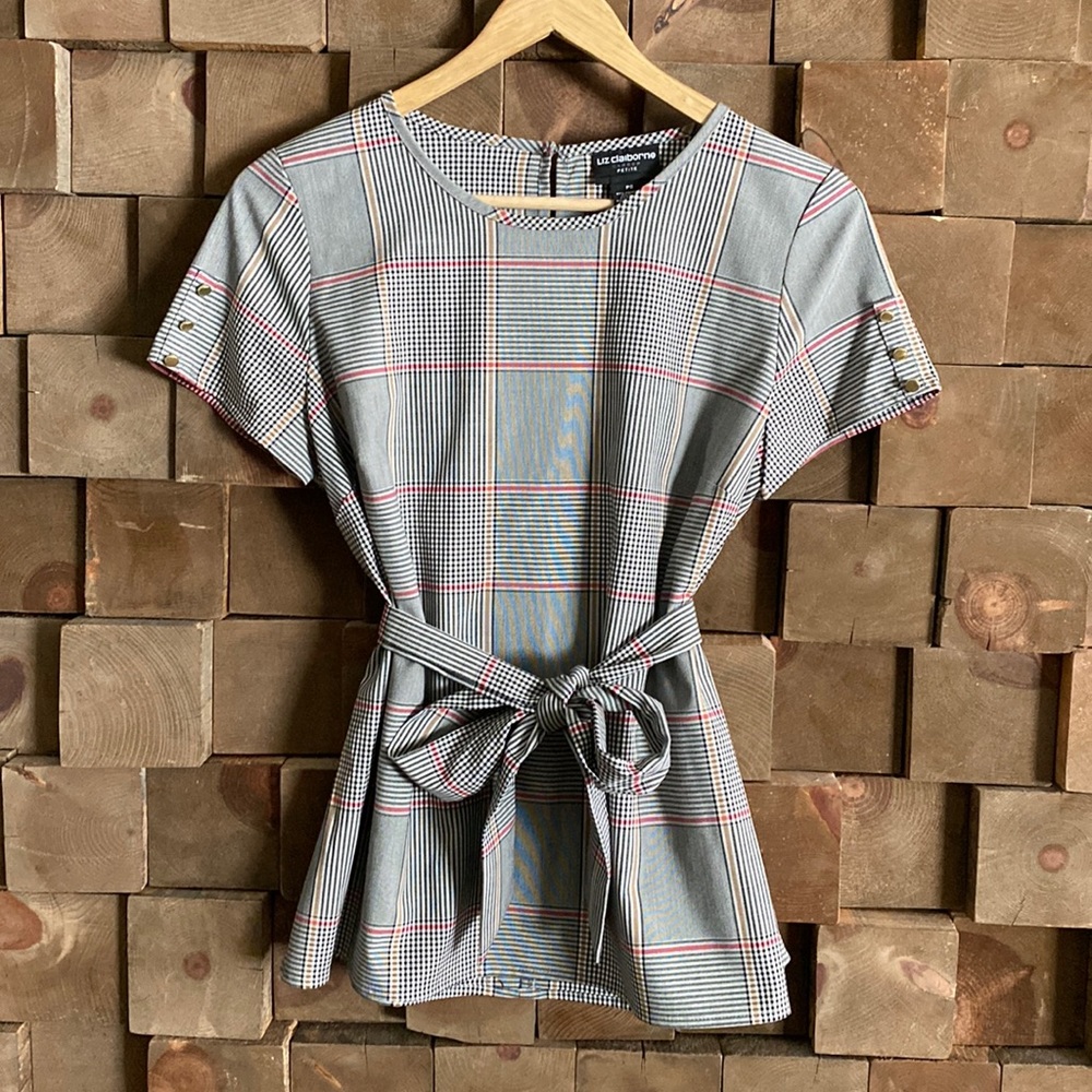 Liz Claiborne career petite tie waist top